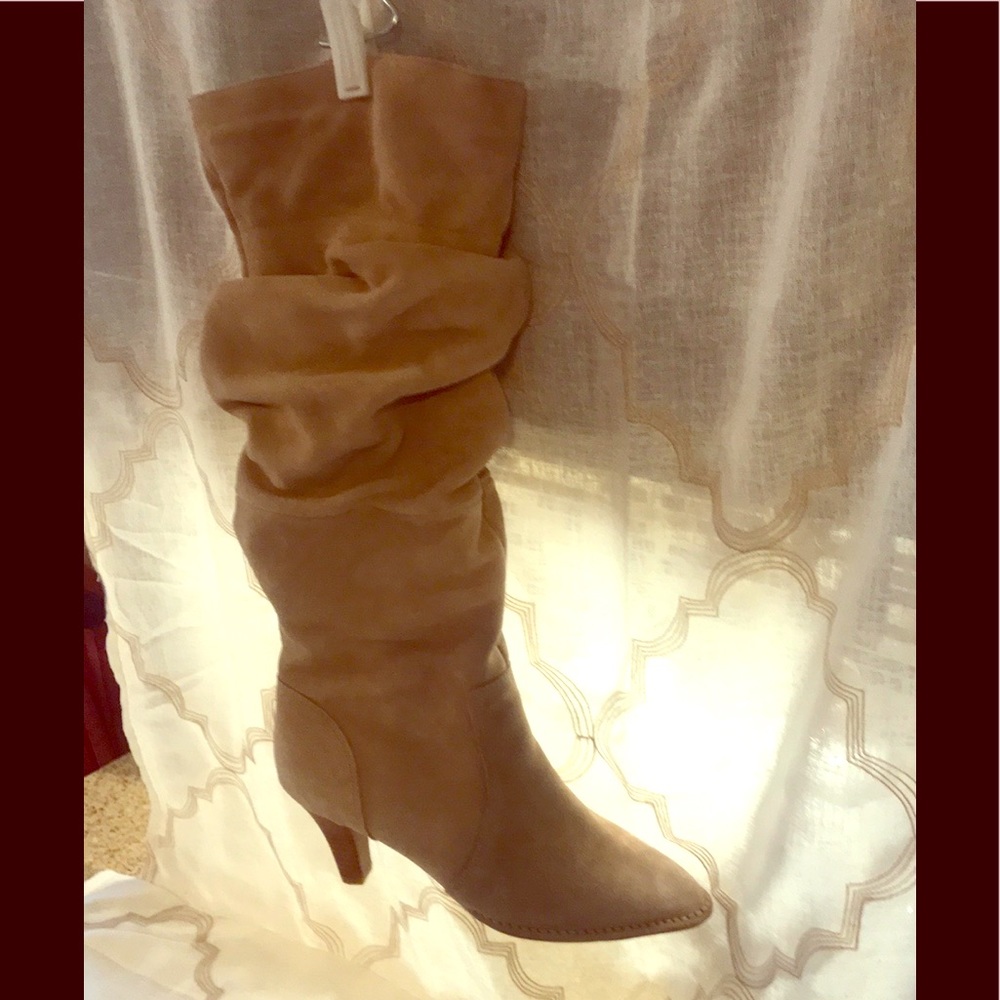 Size 10 Beige suede slouch boot